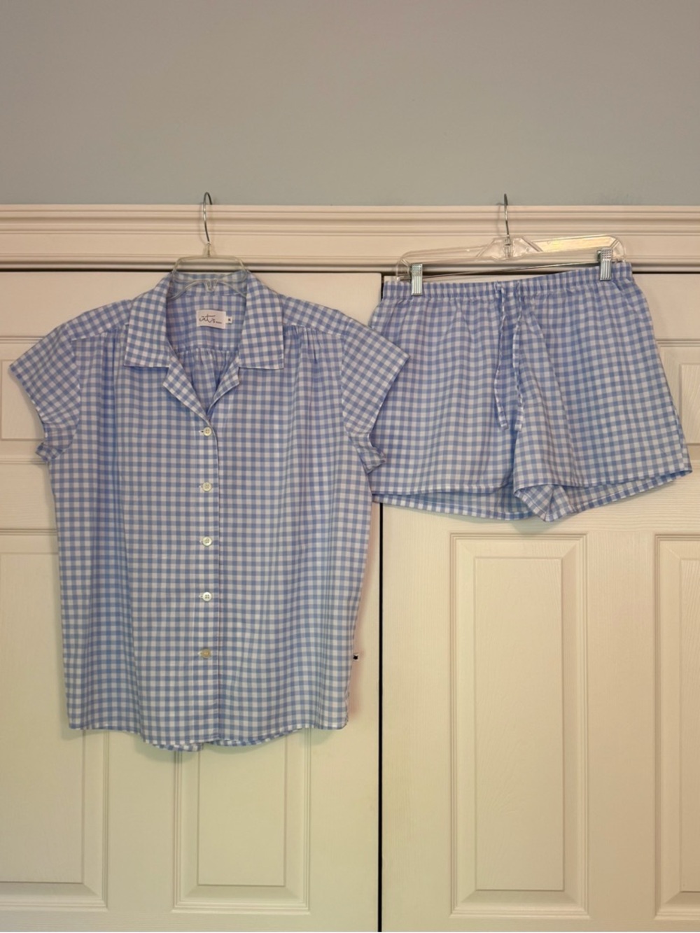 LIKE NEW Cat’s Pajamas Blue Gingham PJs 100% Luxe Pima Cotton